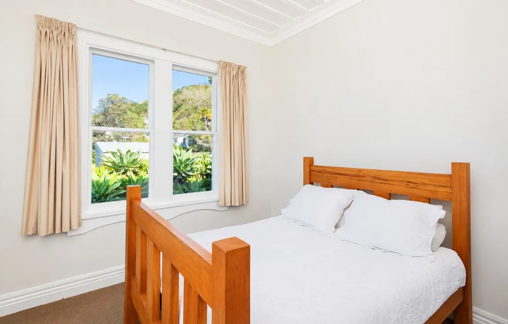 Photos of 165 Beach Road