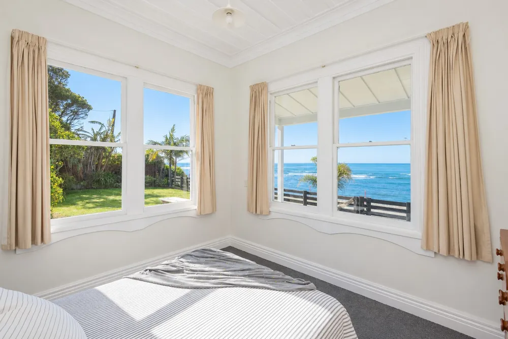 Photos of 165 Beach Road