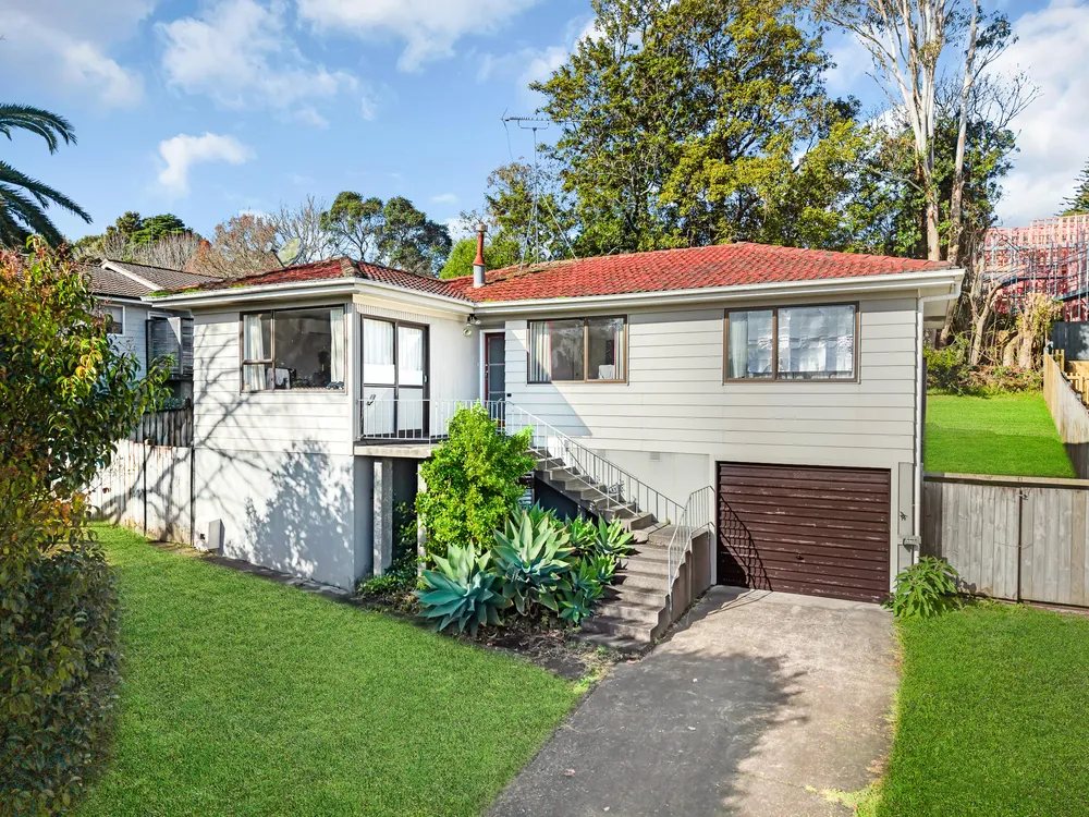 Photos of 55 Oaktree Avenue