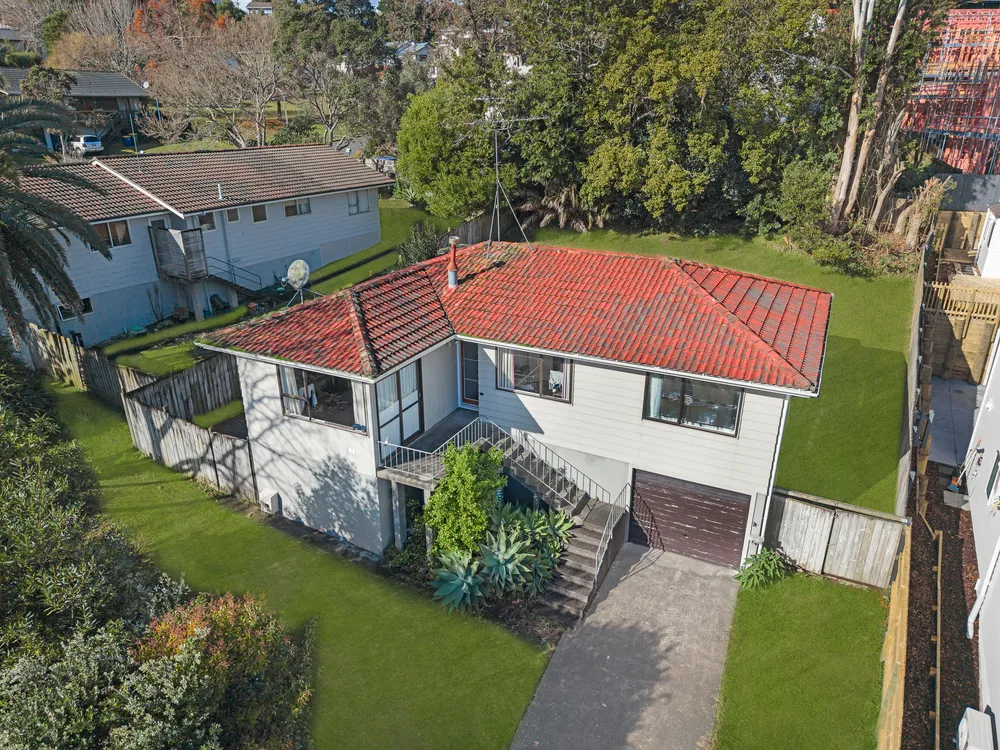 Photos of 55 Oaktree Avenue