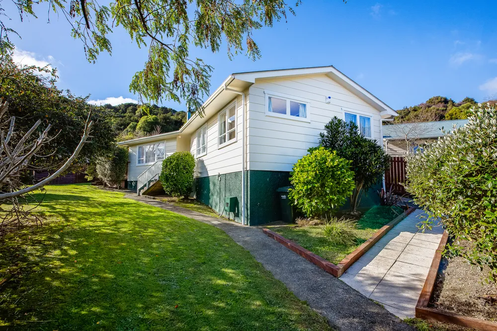 Photos of 64 Wellington Road