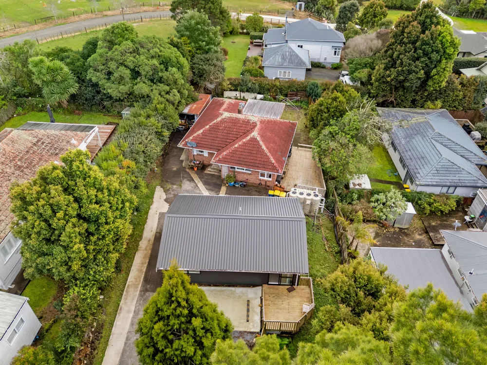 Photos of 209 Henderson Valley Road
