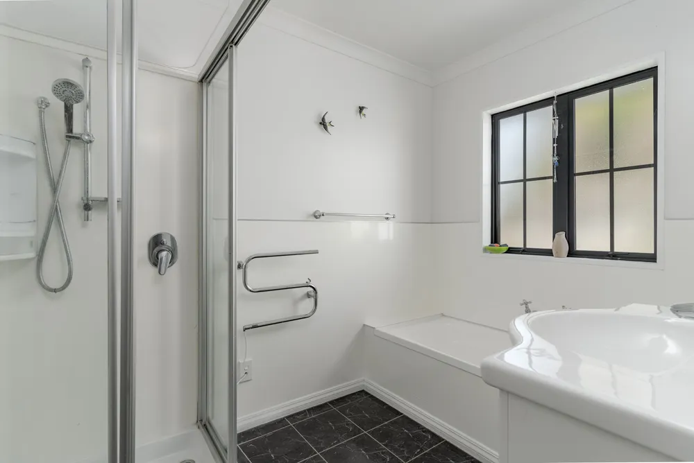 Photos of 17A Mahoe Street