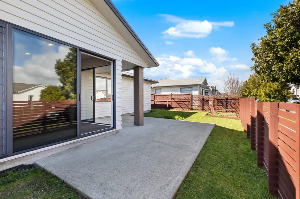 Photos of 11 Soaring Bird Drive