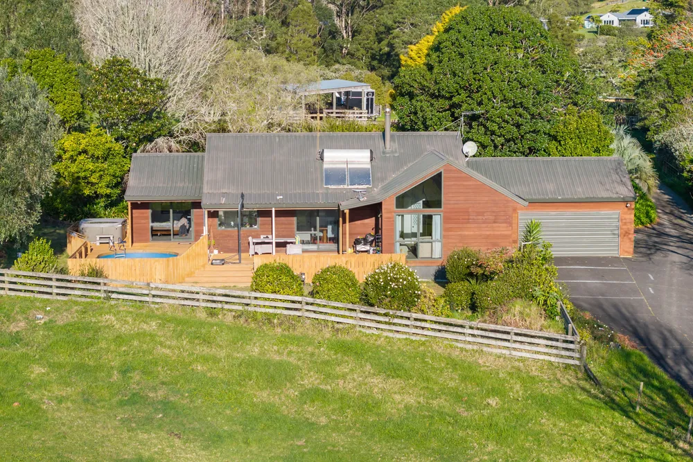 Photos of 703 Coatesville-Riverhead Highway