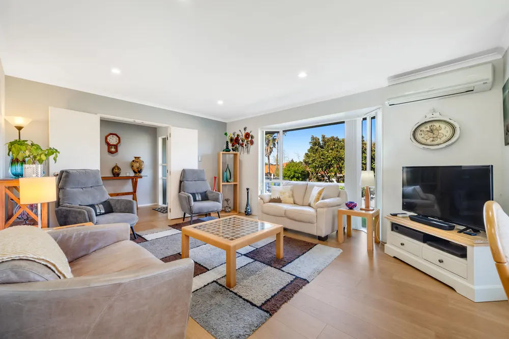 Photos of 11 Gillett Place