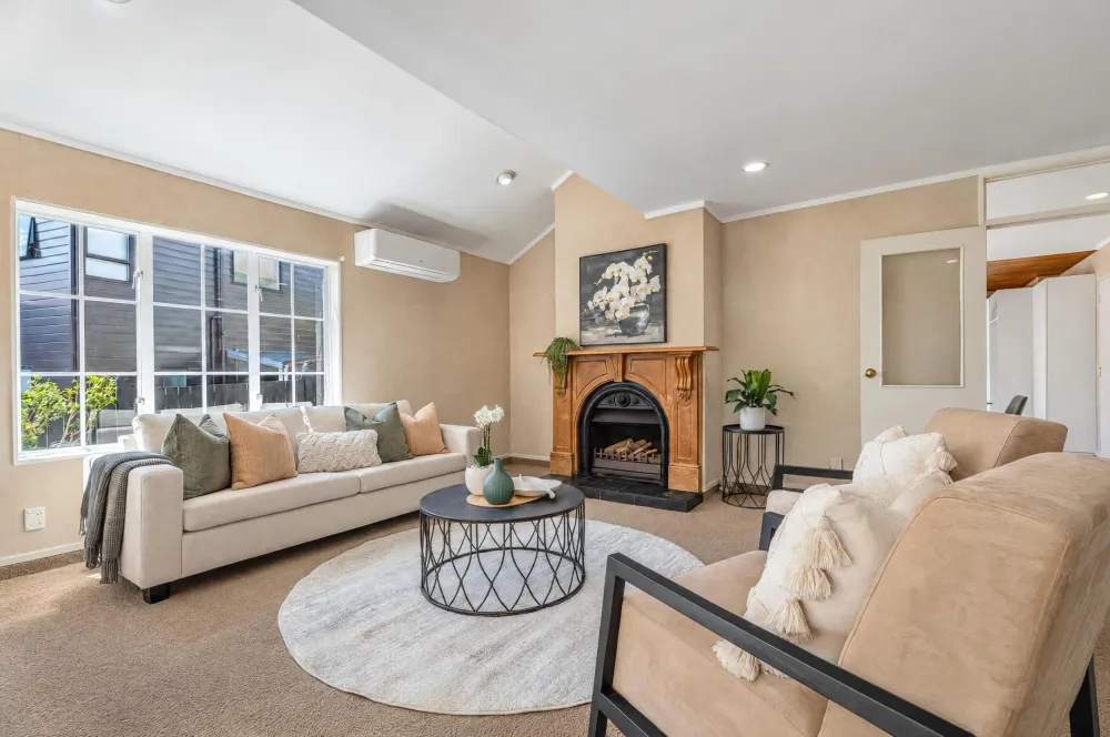Photos of 15 Kingshaven Close
