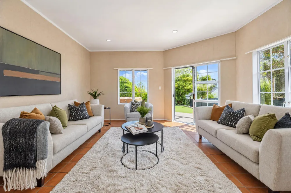 Photos of 15 Kingshaven Close