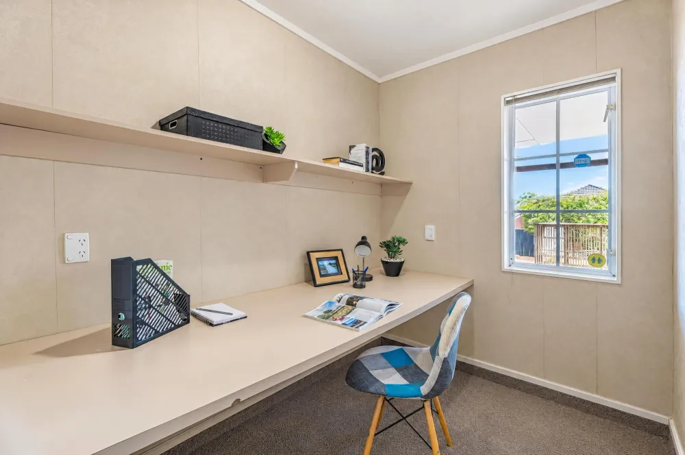 Photos of 15 Kingshaven Close