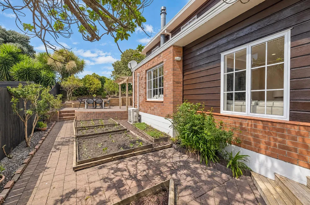 Photos of 15 Kingshaven Close