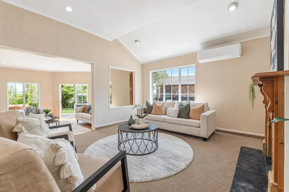 Photos of 15 Kingshaven Close
