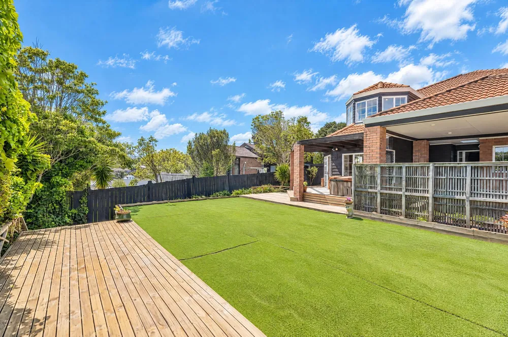 Photos of 15 Kingshaven Close
