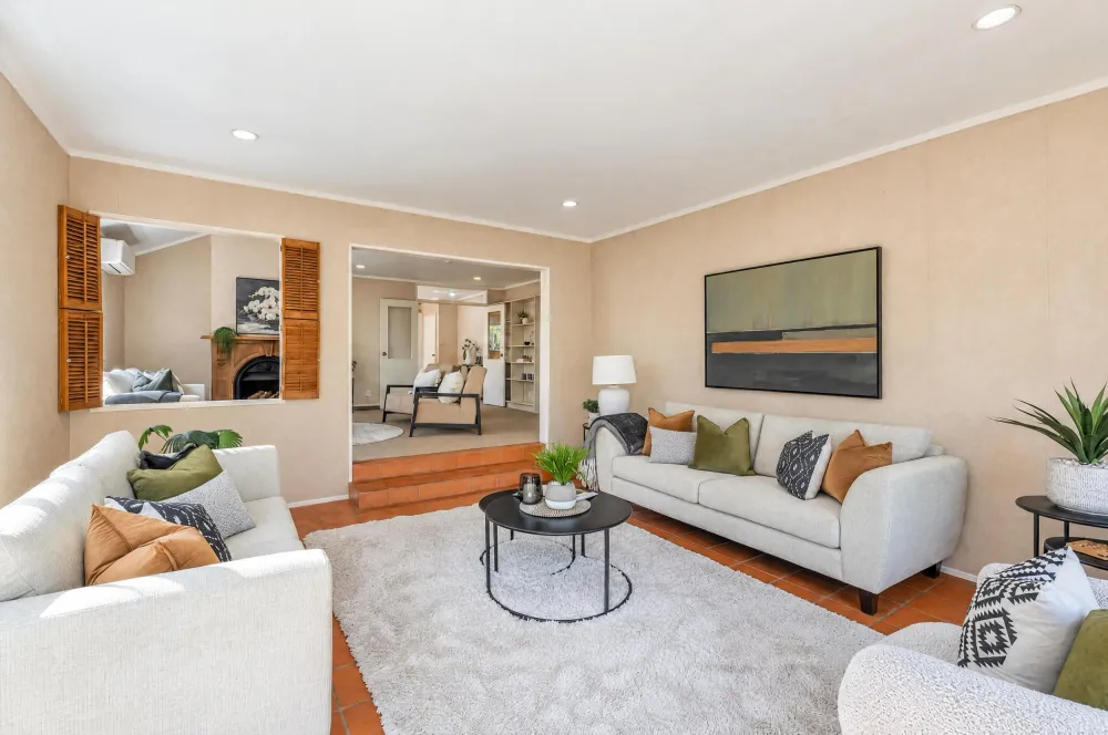 Photos of 15 Kingshaven Close