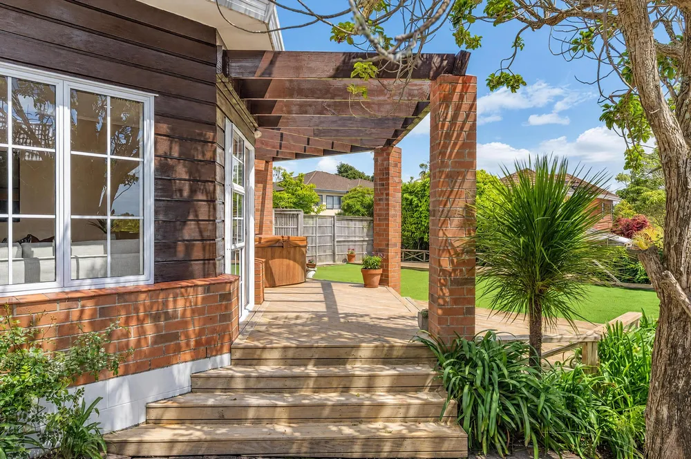 Photos of 15 Kingshaven Close
