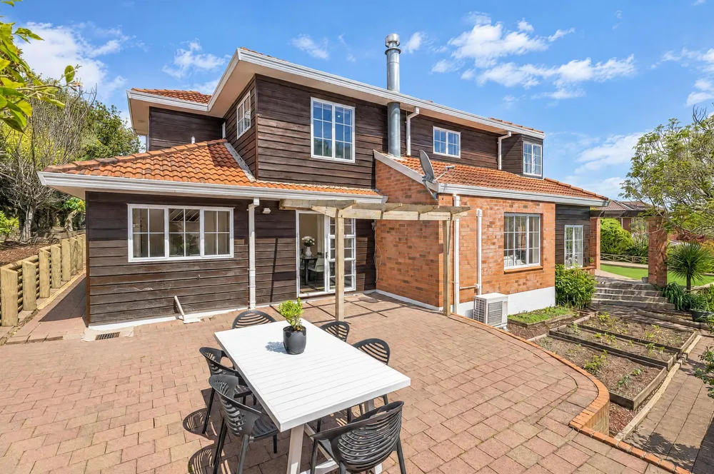 Photos of 15 Kingshaven Close