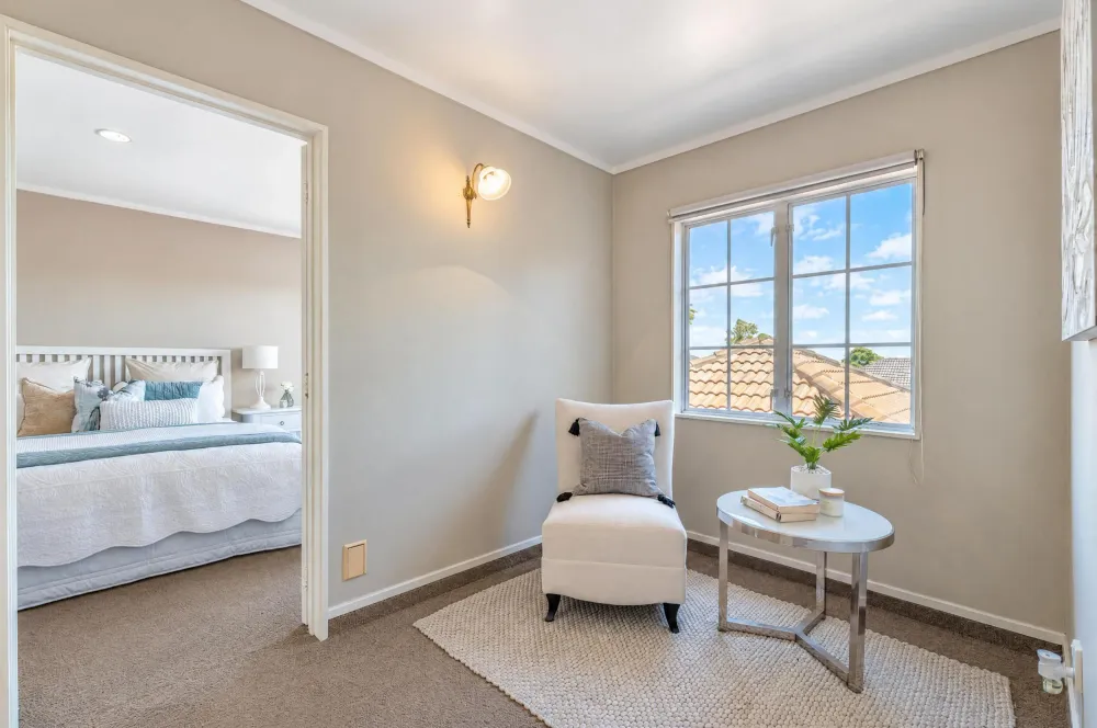 Photos of 15 Kingshaven Close