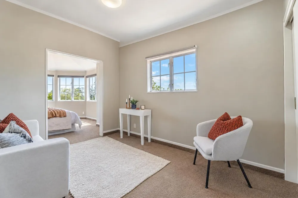 Photos of 15 Kingshaven Close
