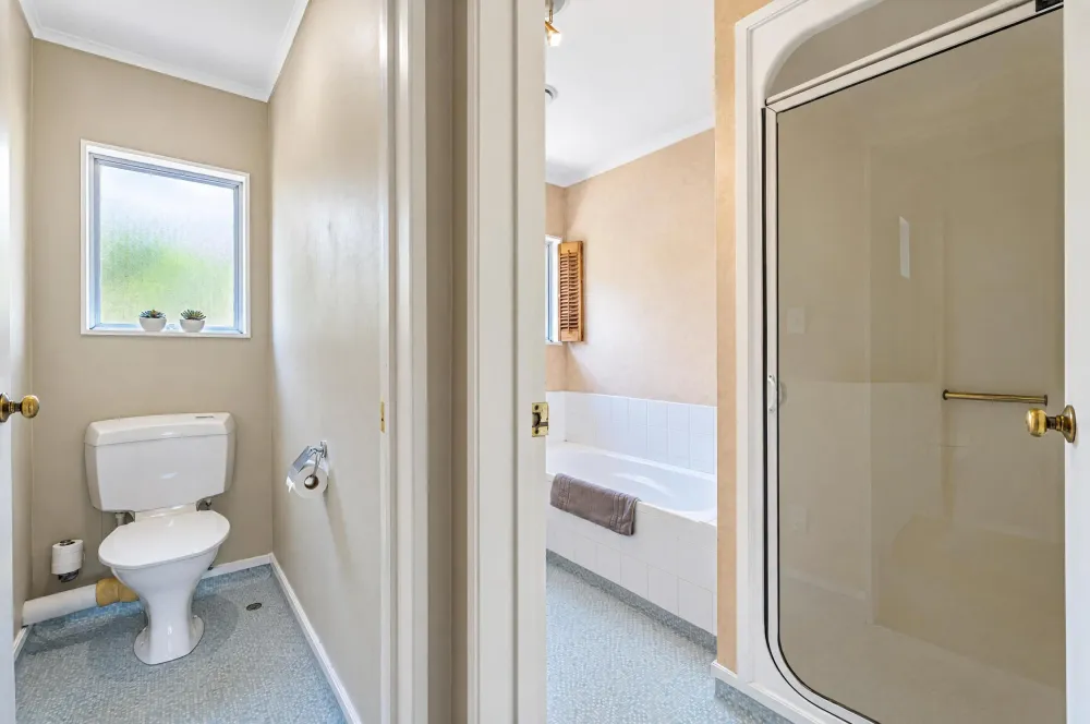 Photos of 15 Kingshaven Close