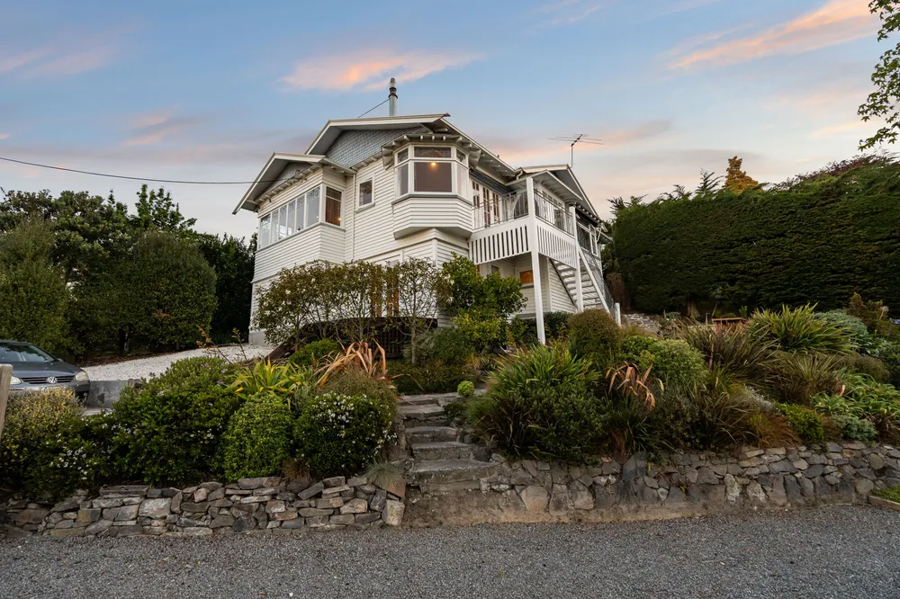 Photos of 62 Moncks Spur Road