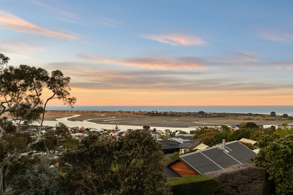 Photos of 62 Moncks Spur Road