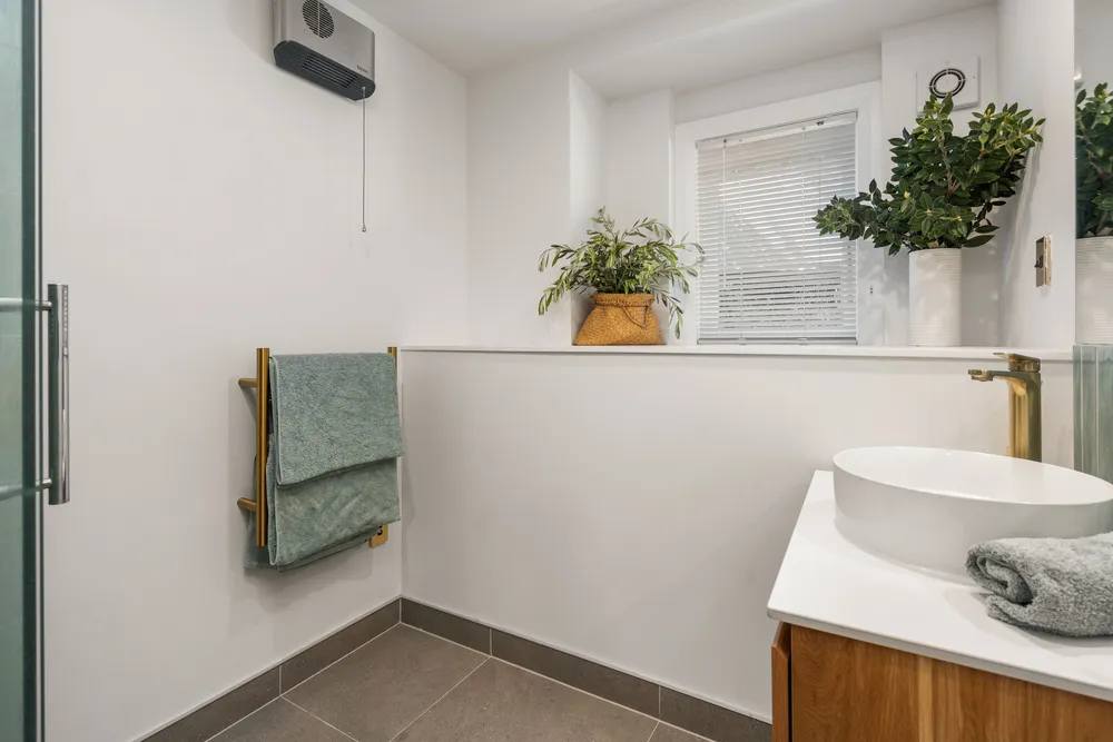Photos of 62 Moncks Spur Road
