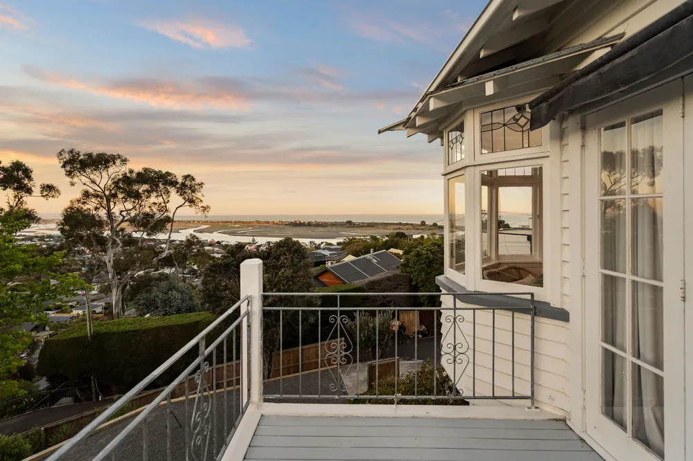 Photos of 62 Moncks Spur Road