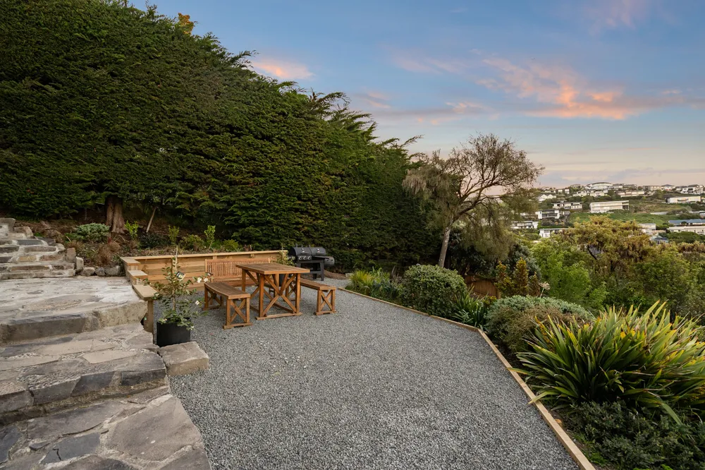 Photos of 62 Moncks Spur Road