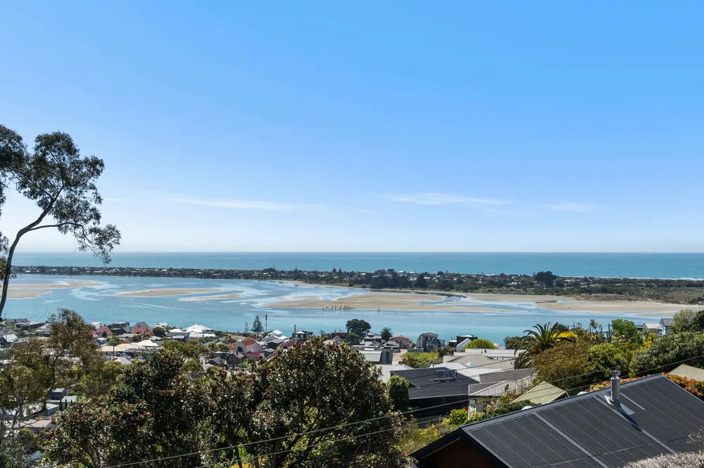 Photos of 62 Moncks Spur Road