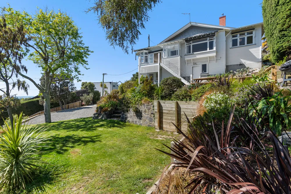 Photos of 62 Moncks Spur Road