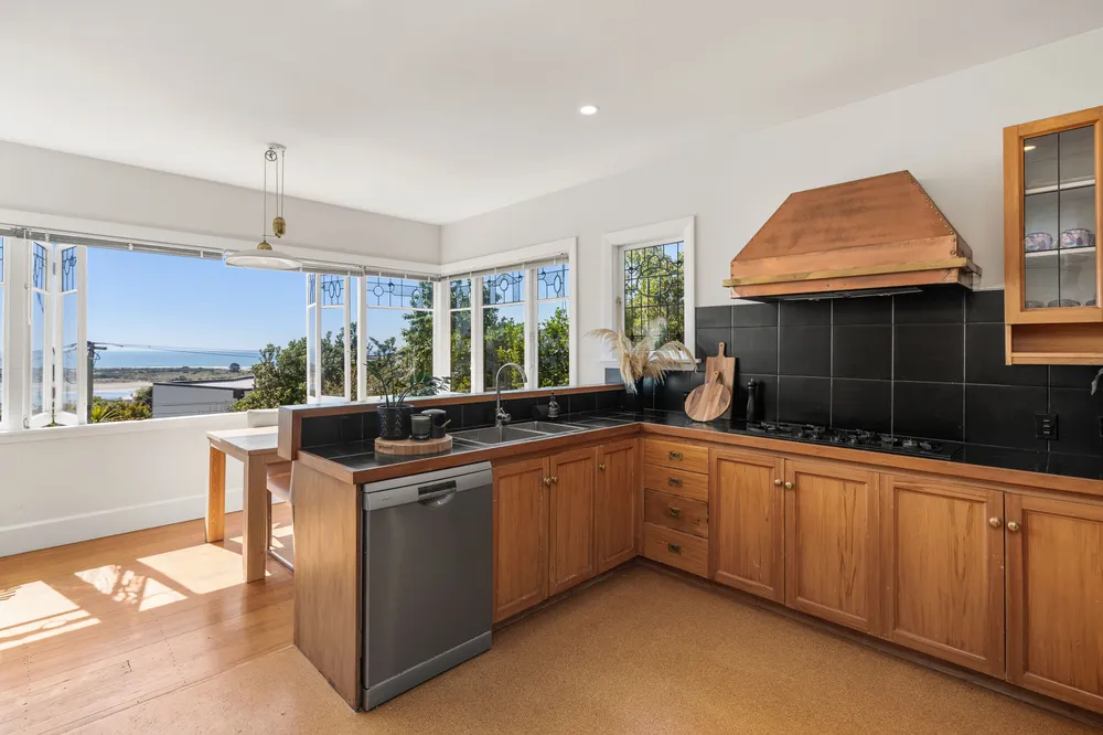 Photos of 62 Moncks Spur Road