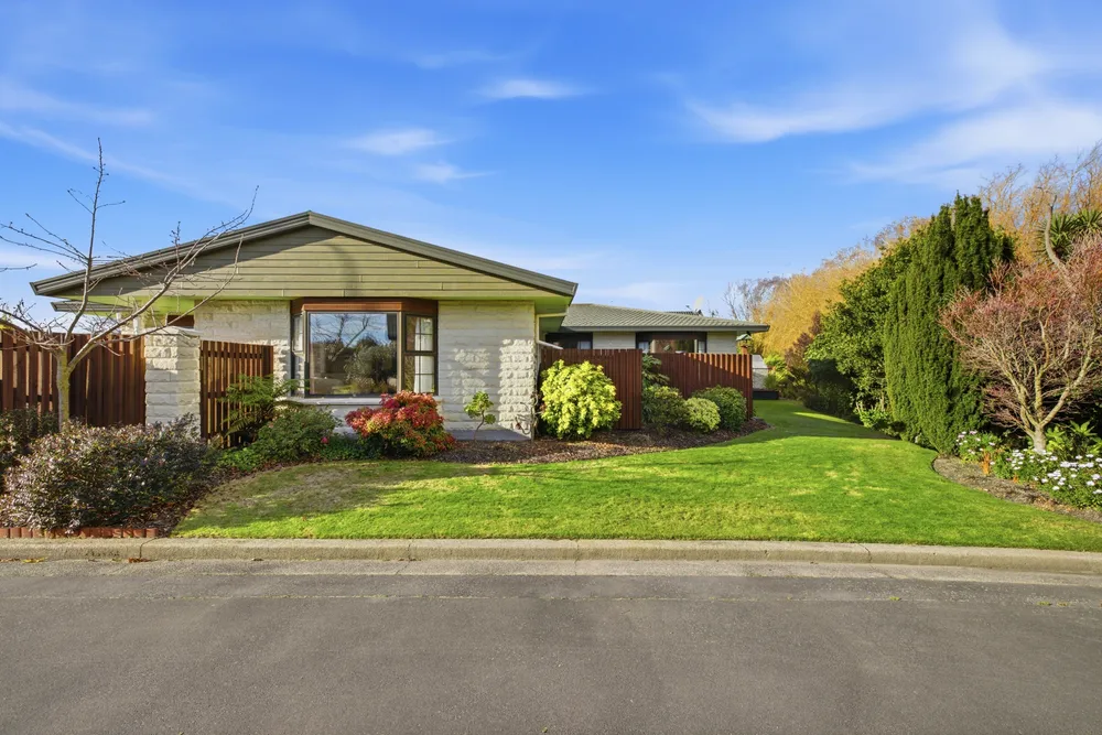 Photos of 44 Rearsby Drive