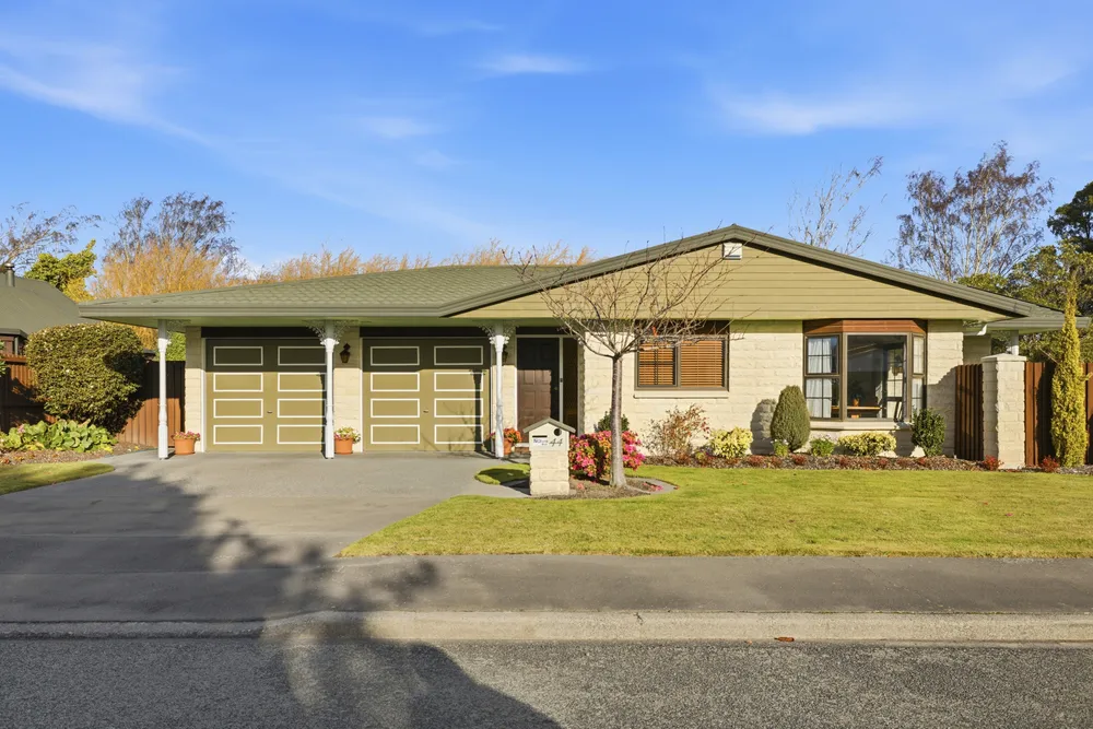 Photos of 44 Rearsby Drive