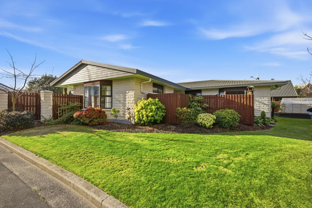 Photos of 44 Rearsby Drive
