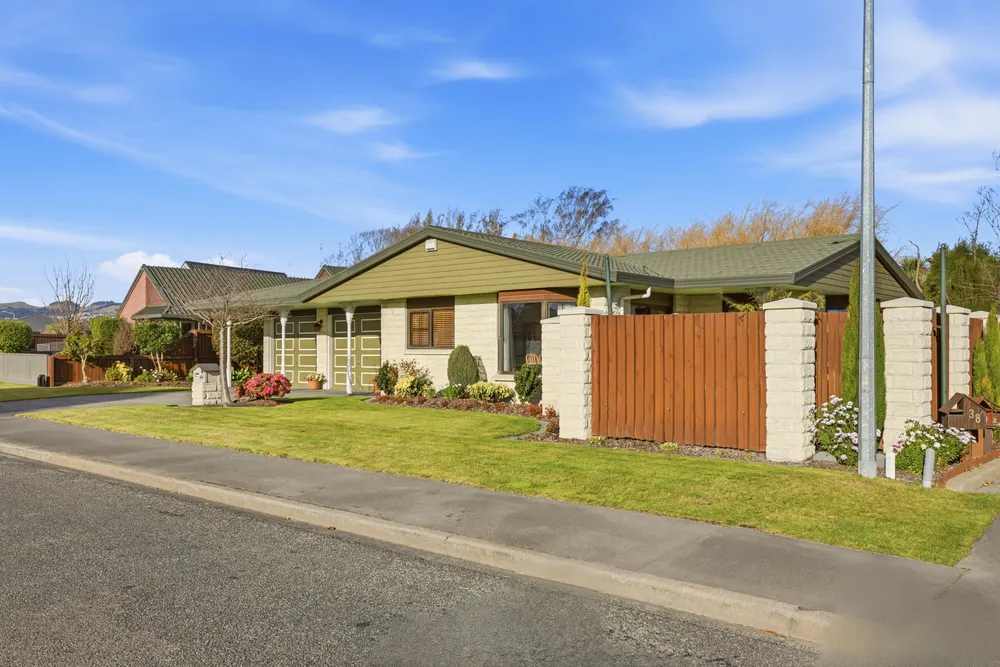 Photos of 44 Rearsby Drive