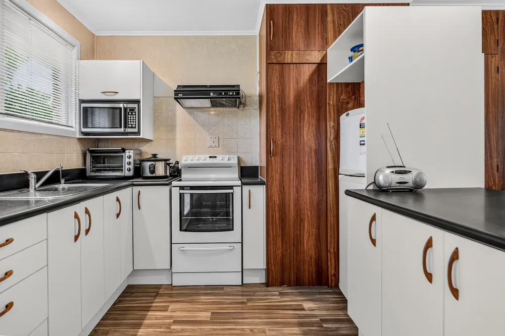 Photos of 48 Sandwich Road
