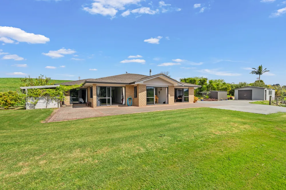 Photos of 345 Maungakaramea Road