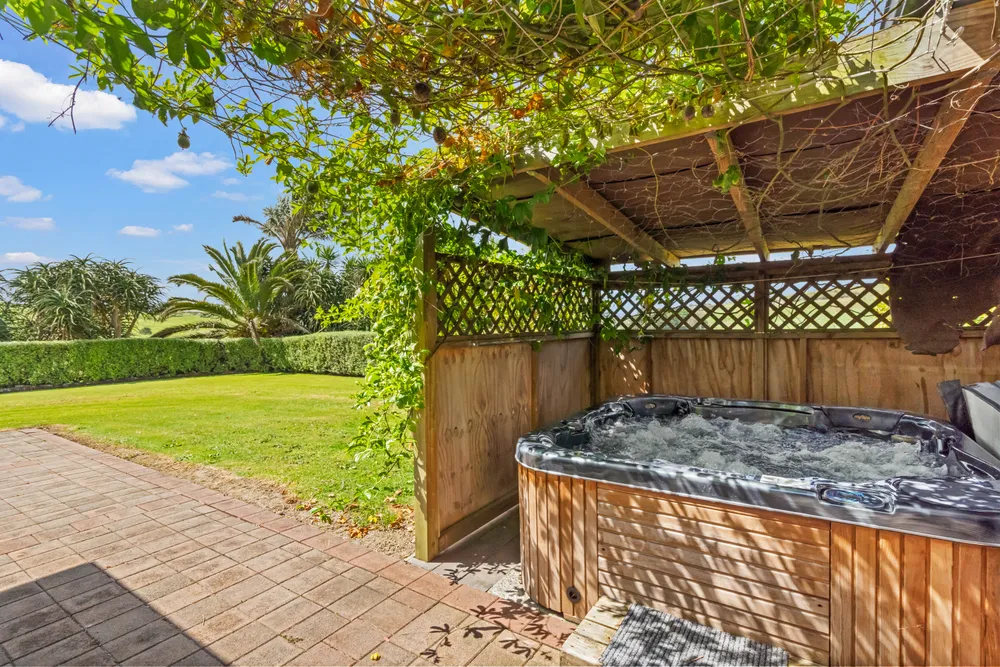 Photos of 345 Maungakaramea Road