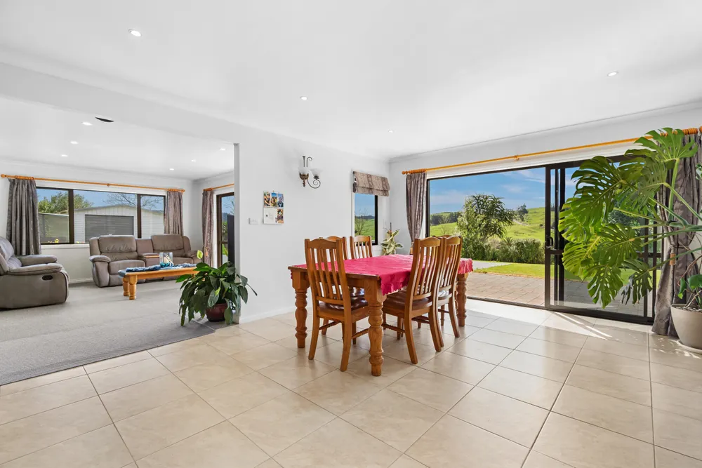Photos of 345 Maungakaramea Road