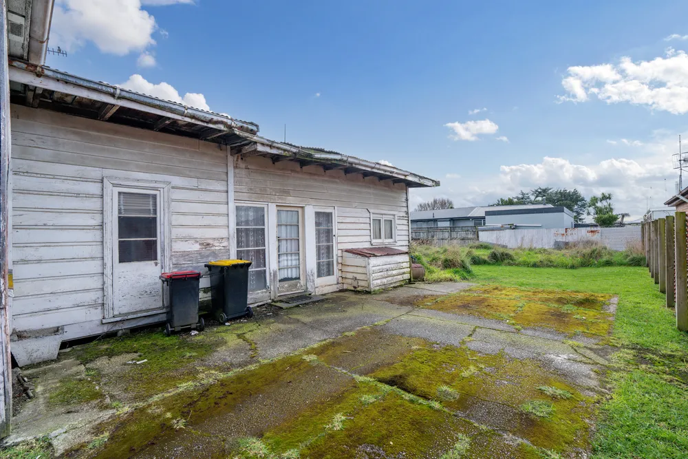 Photos of 16 Lowe Street