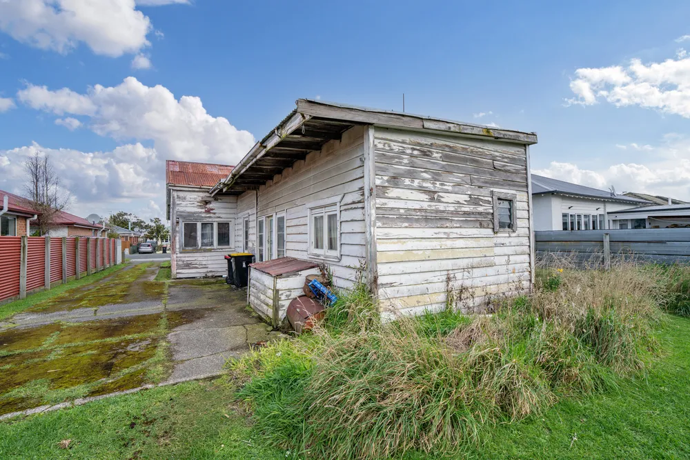 Photos of 16 Lowe Street