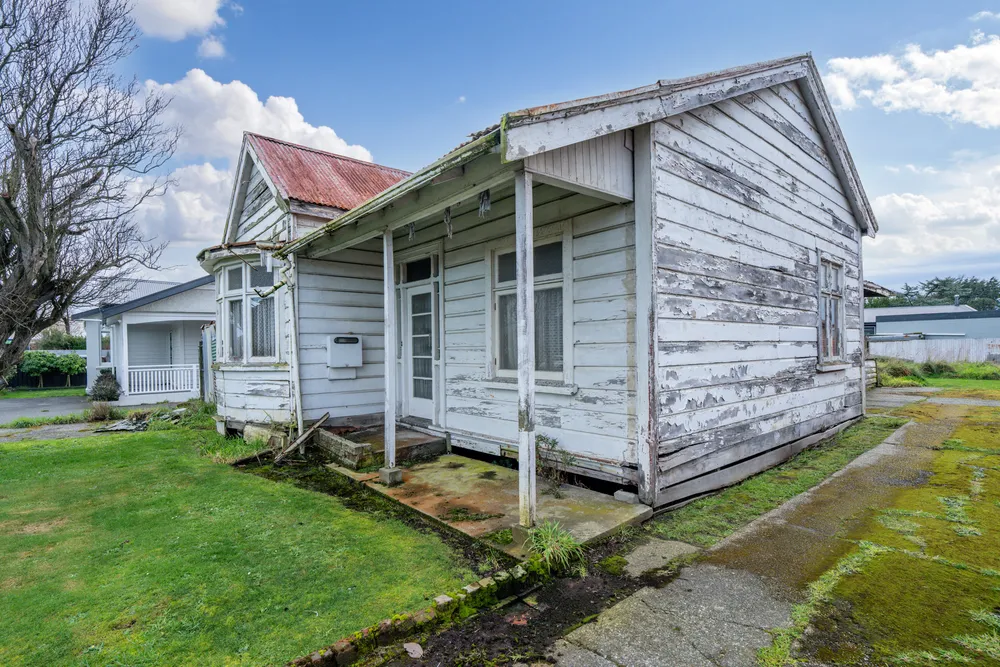 Photos of 16 Lowe Street