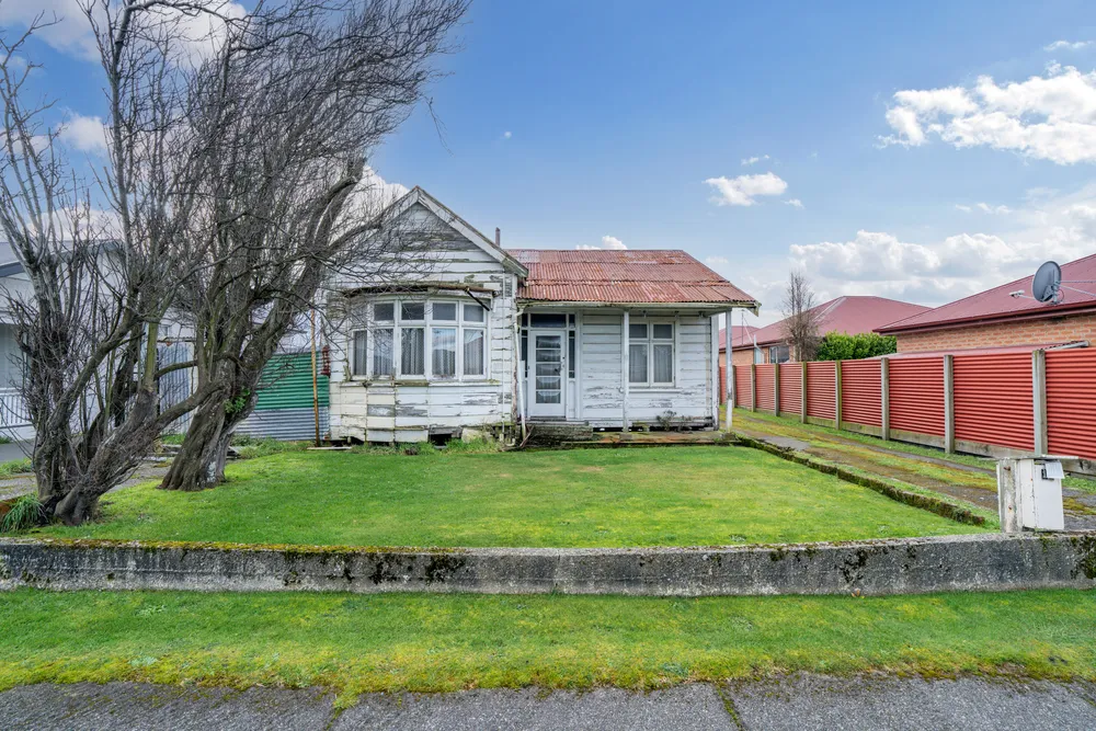 Photos of 16 Lowe Street