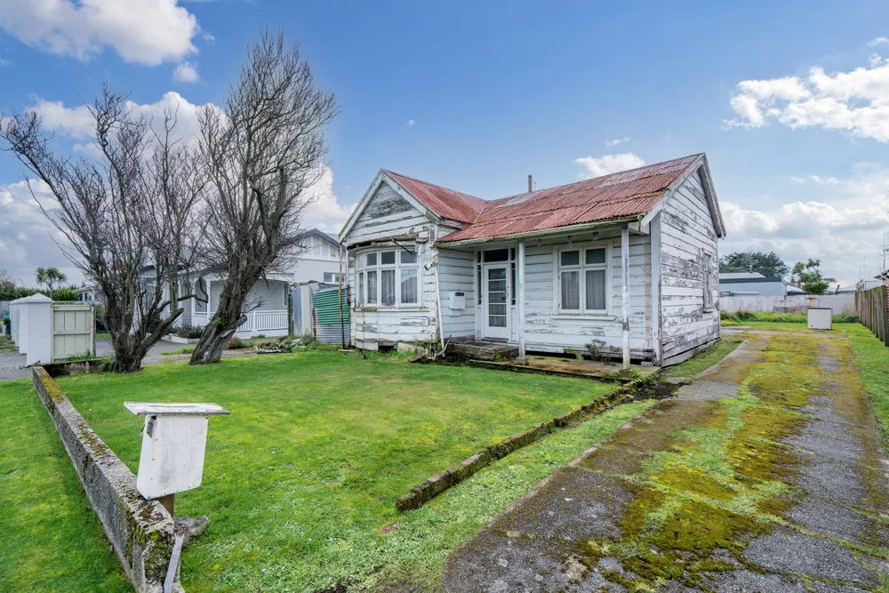 Photos of 16 Lowe Street