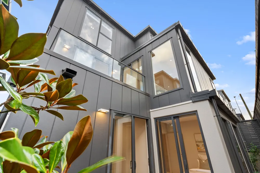 Photos of 201E Hurstmere Road