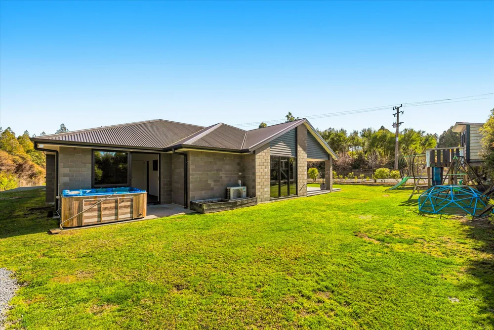 Photos of 186 McPhail Road