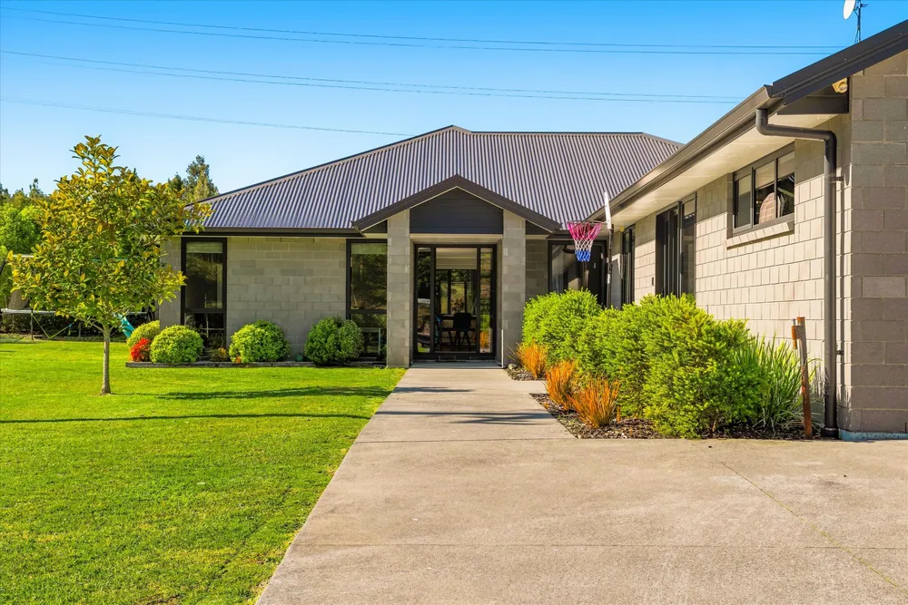 Photos of 186 McPhail Road