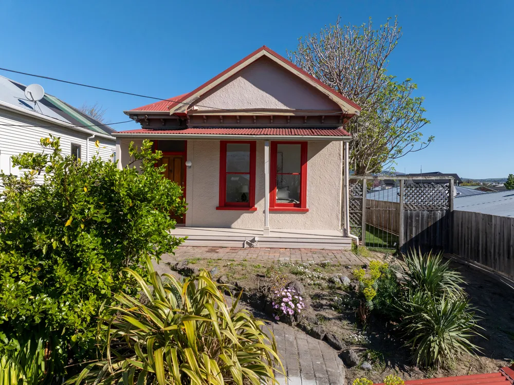 Photos of 498 Gloucester Street