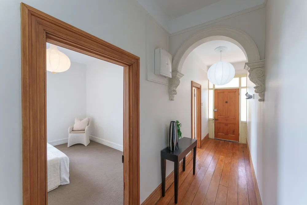 Photos of 498 Gloucester Street