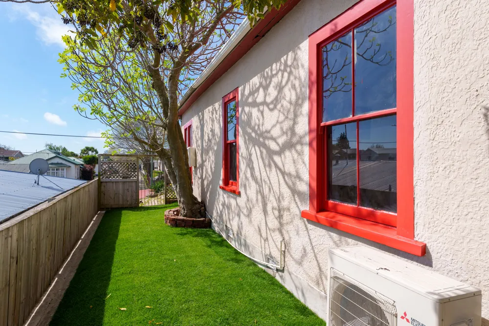 Photos of 498 Gloucester Street