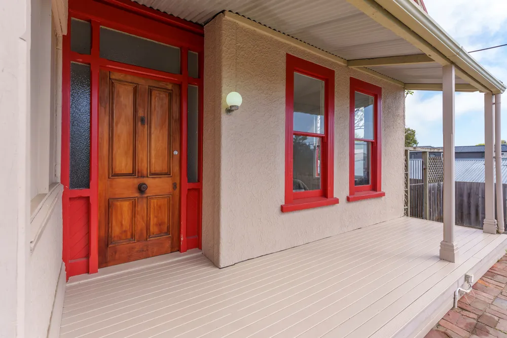 Photos of 498 Gloucester Street